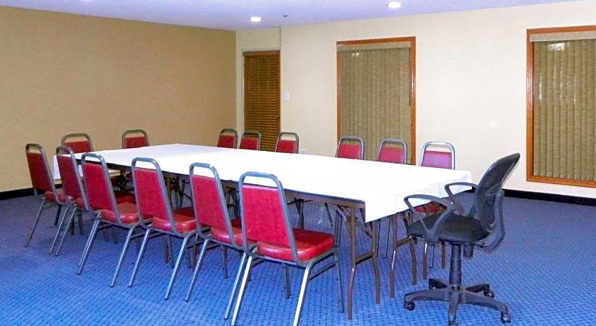 Quality Inn Ottawa near Starved Rock State Park