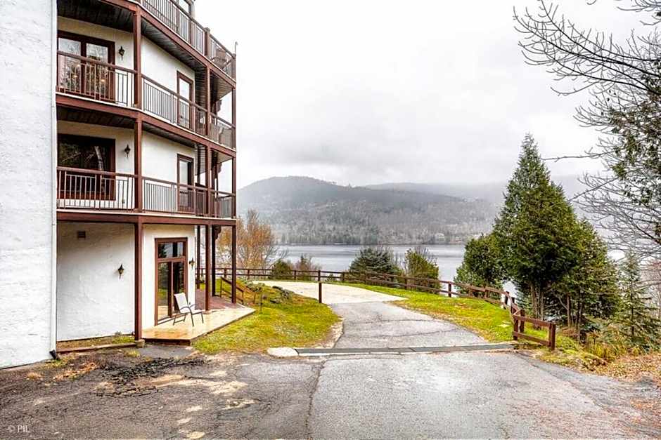 Huge 3 Bedroom Condo with a View