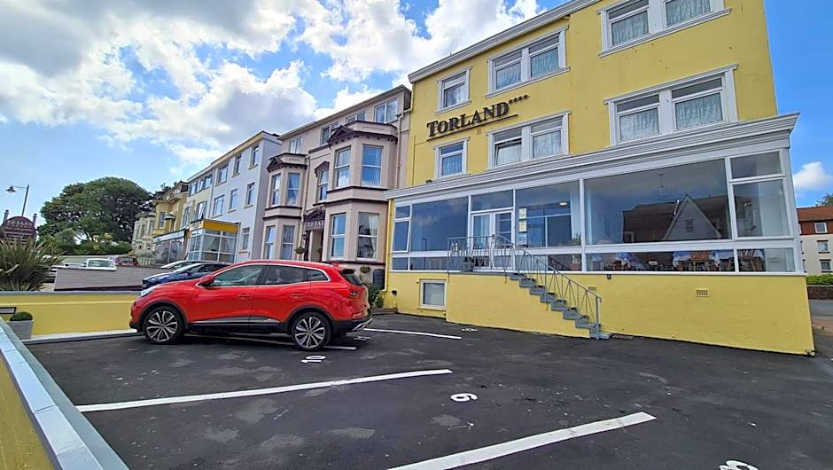 The Torland - Paignton Seafront - free parking, all rooms en-suite