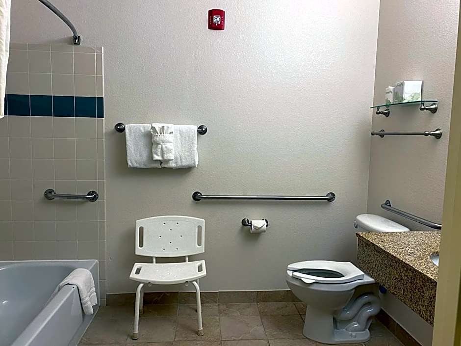 A Riverside Inn Travelodge by Wyndham