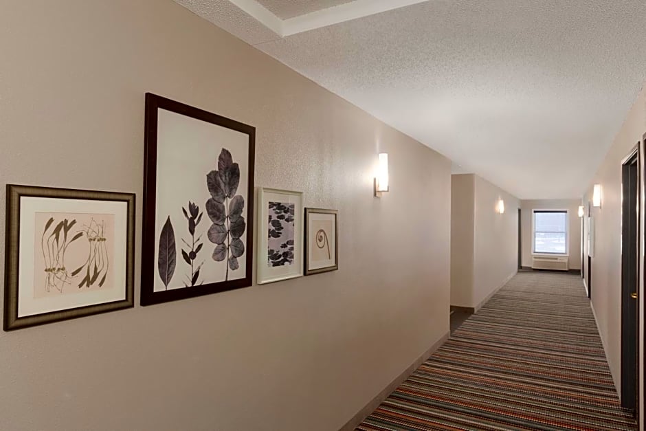 Country Inn & Suites by Radisson, Chippewa Falls, WI