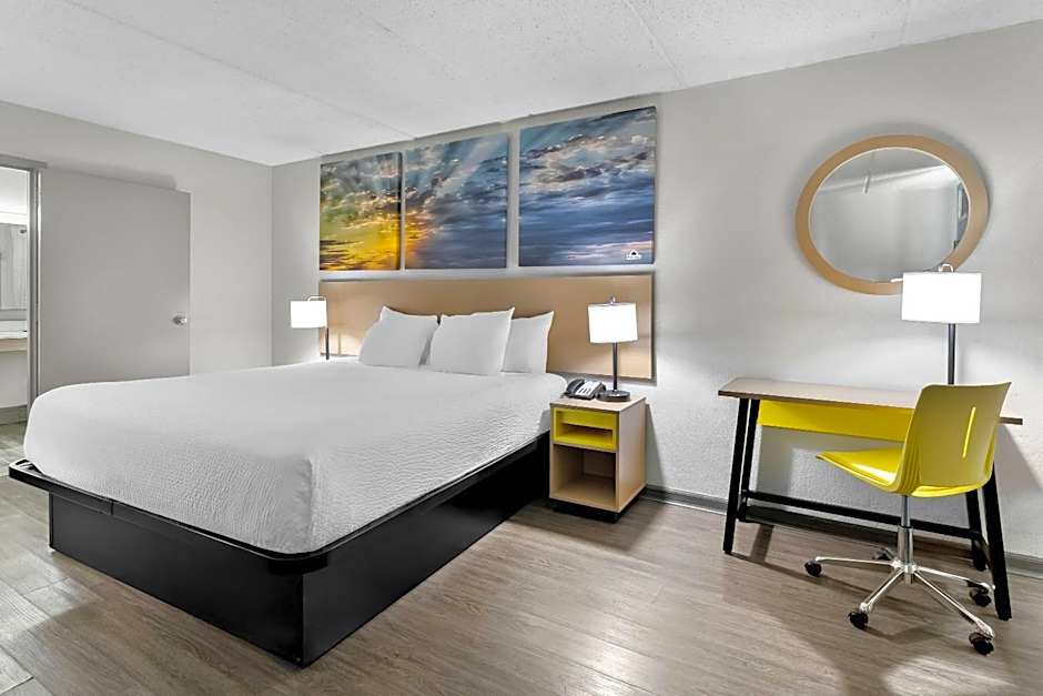 Days Inn by Wyndham Seneca