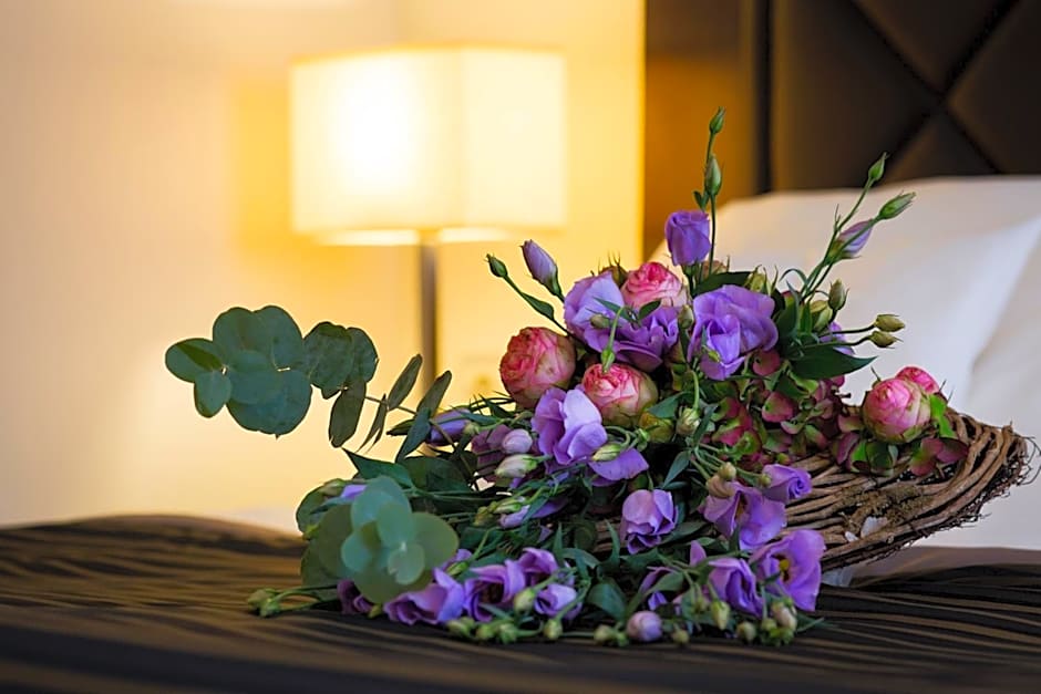 Hotel Selsky Dvur - Bohemian Village Courtyard