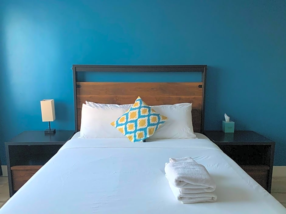 Hometel Suites