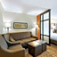 Comfort Suites East Lincoln - Mall Area