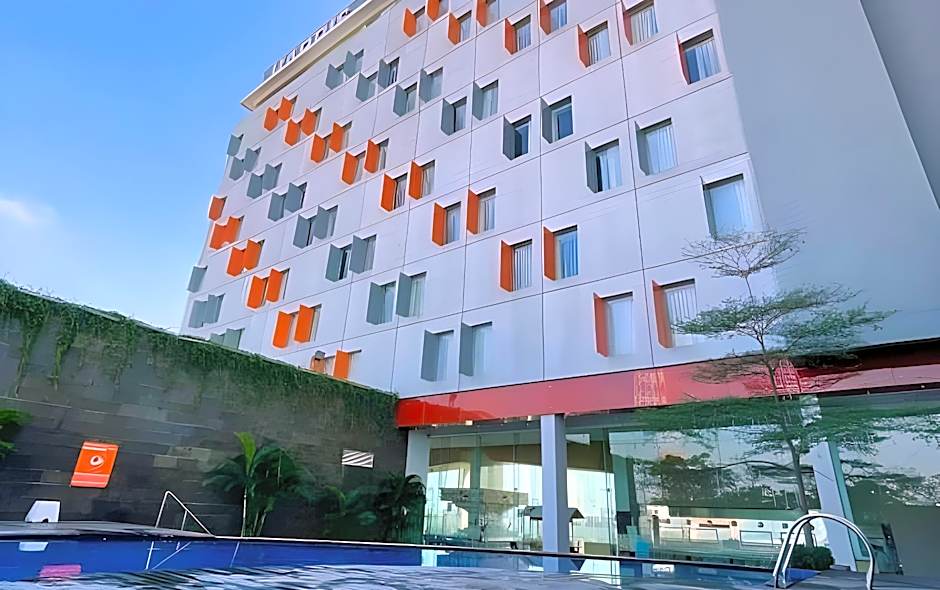 HARRIS Hotel & Conventions Gubeng