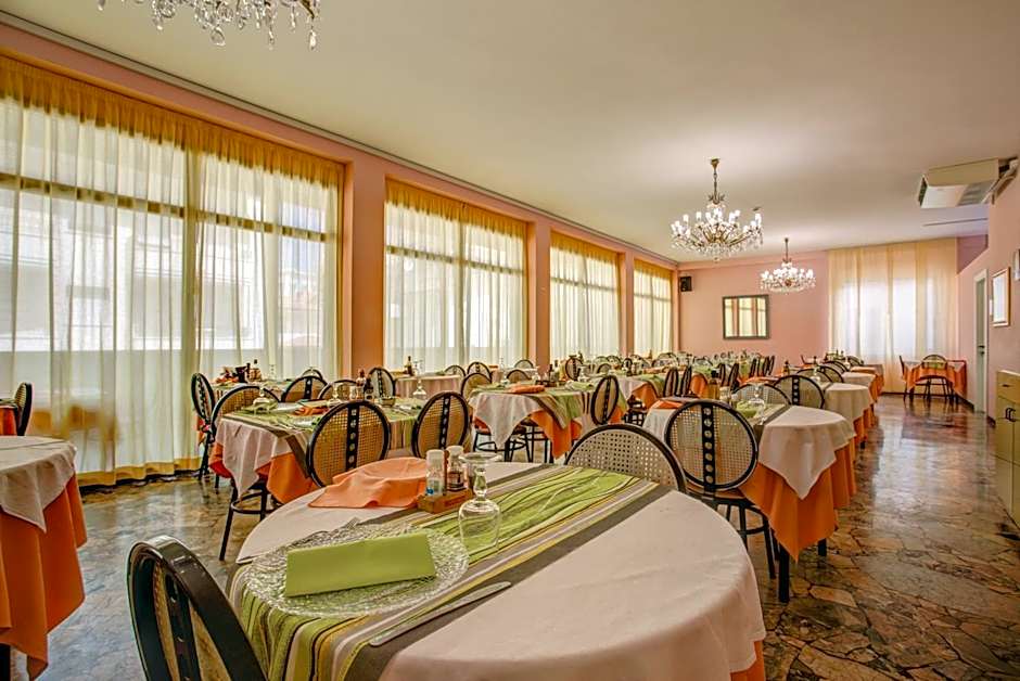 Hotel Diamante COLAZIONE XL PARCHEGGIO GRATIS A 5 CHILOMETRI DA RIMINI FIERA