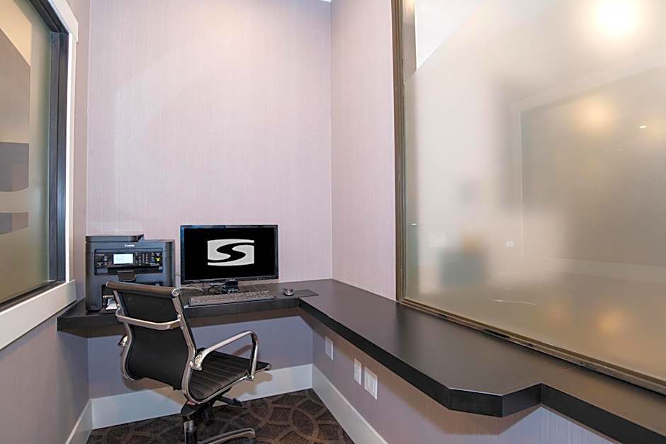 Sandman Signature Calgary Downtown Hotel