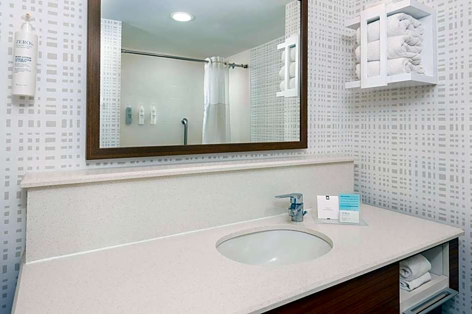 Hampton Inn By Hilton and Suites Clearwater Beach