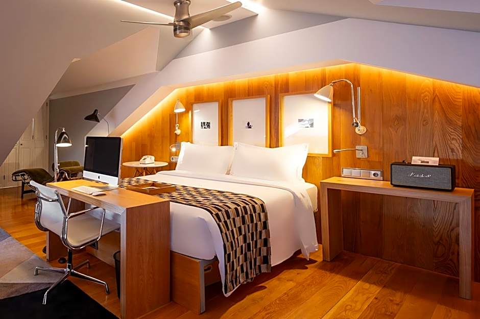 Browns Downtown Hotel