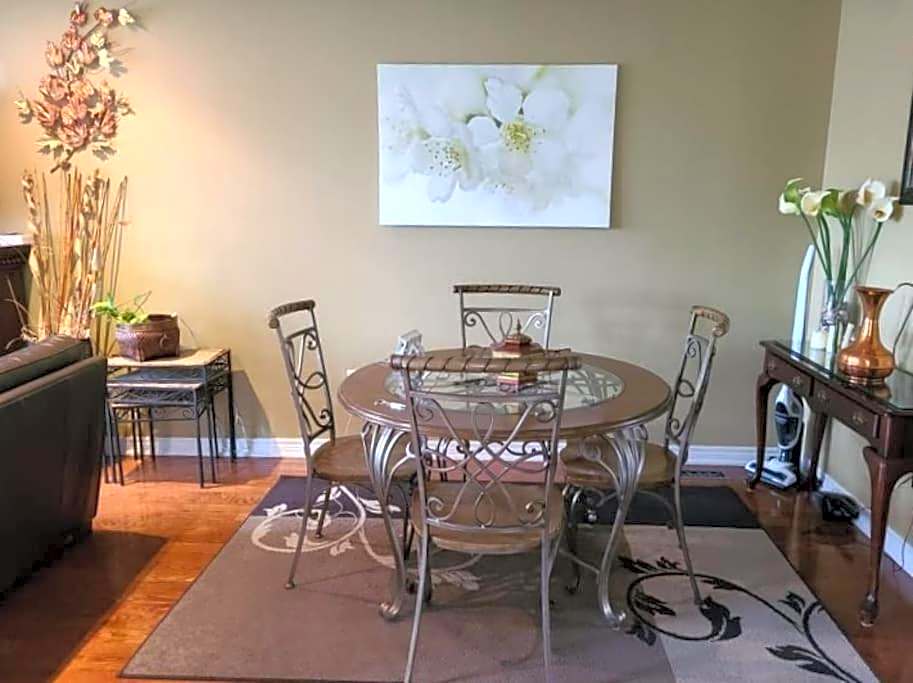 Top Floor of House in S Vaughan All to Yourself