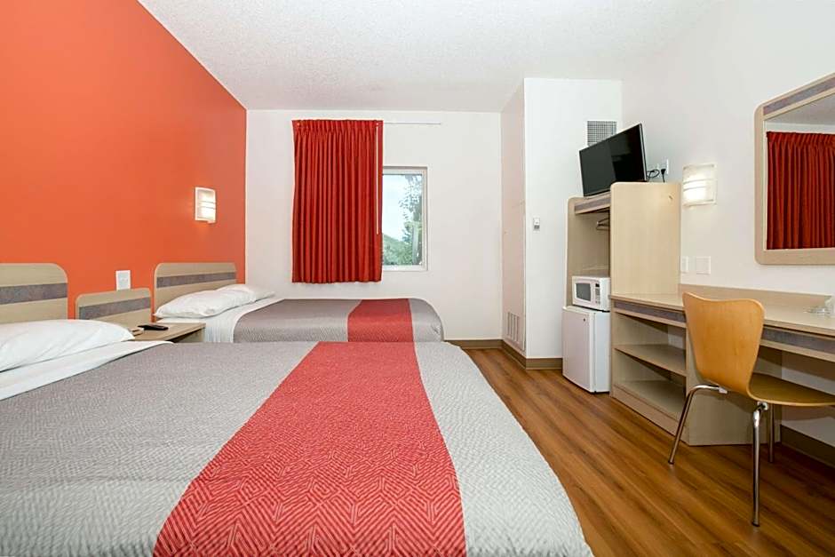 Motel 6-Brooklyn Center, MN - Minneapolis