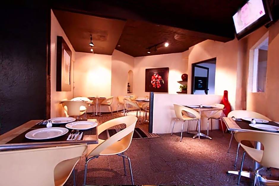Aztic Hotel and Executive Suites