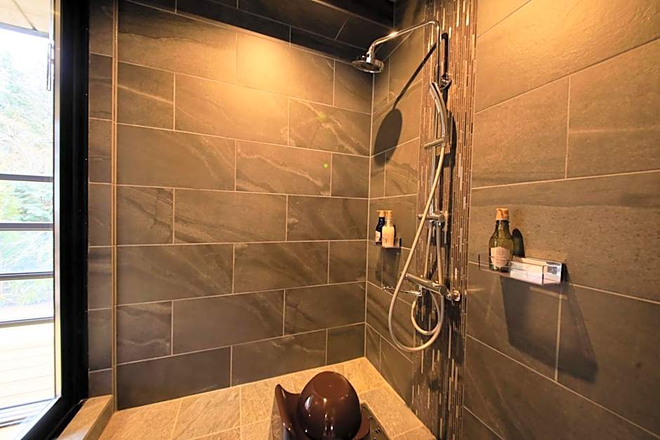 Hakone Fuga - Adult Only