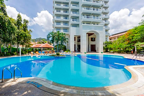 Waterfront Suites Phuket By Centara