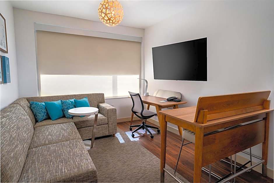 Element Sacramento Airport