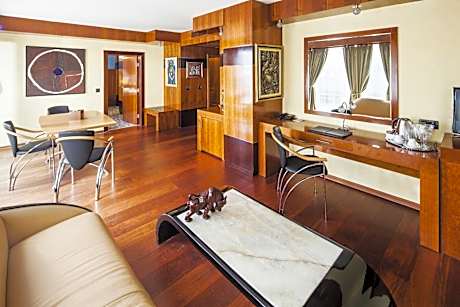 Deluxe Suite with Terrace and Panoramic View