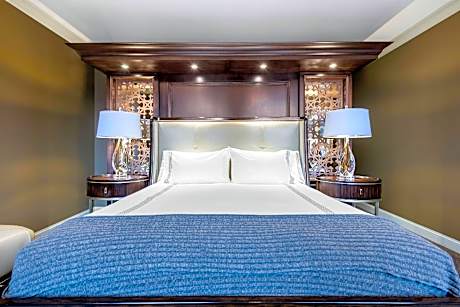 Efficiency King Suite with Sofa Bed - Non Smoking