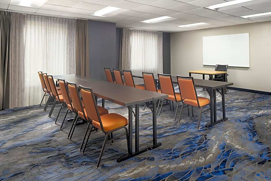 Fairfield Inn & Suites by Marriott Newark Liberty International Airport