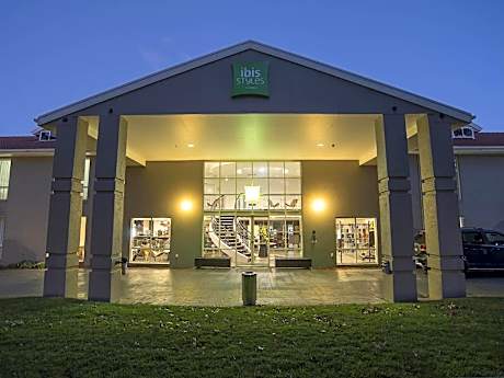 ibis Styles Canberra