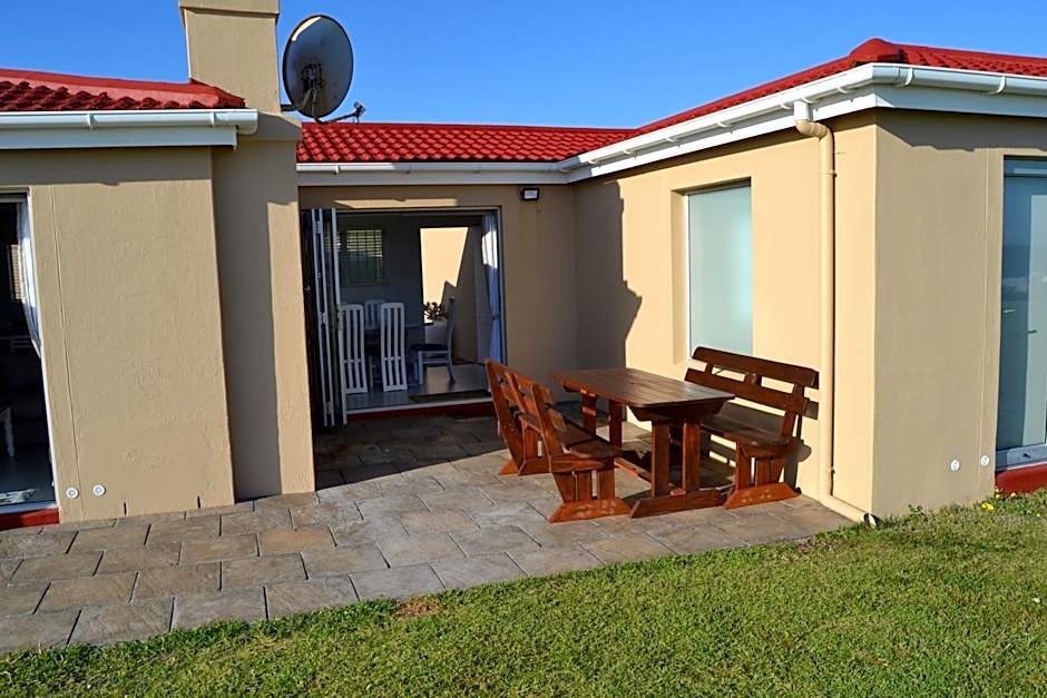 Hermanus Beach Club - St Tides House 19