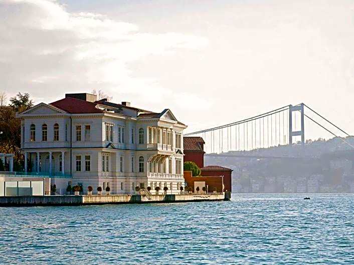 Photo 1 of 32 of Ajia Hotel