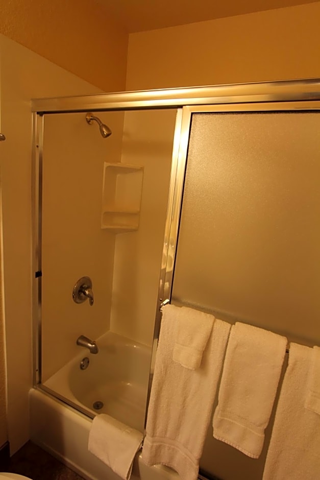 Lake Arrowhead Chalets – Lake Arrowhead, CA