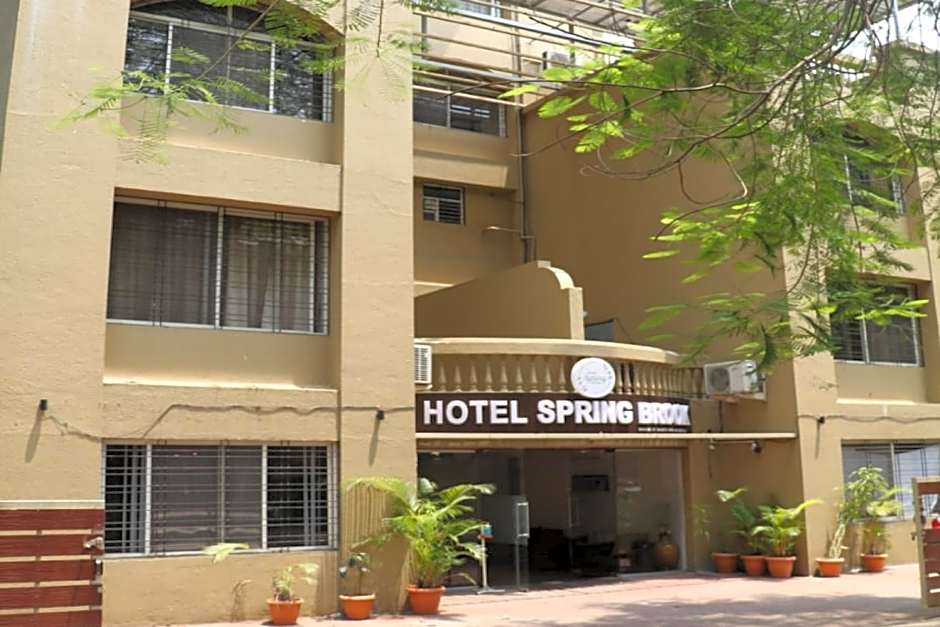 Collection O 80428 Hotel Spring Brook