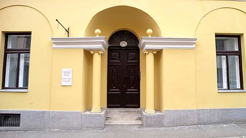 Piacsek Apartmanház