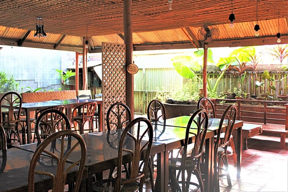Lola Itang Pension and Restaurant