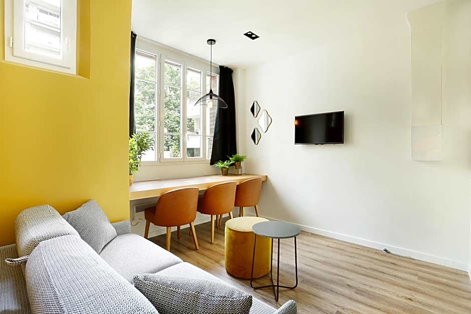 YAYS Paris Zola by Numa
