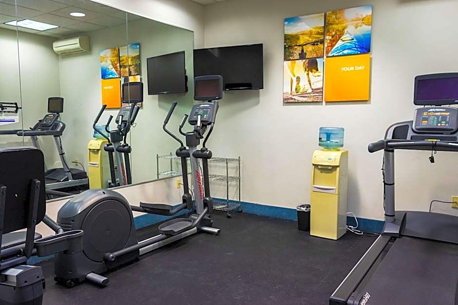 Comfort Inn & Suites Plainville-Foxboro