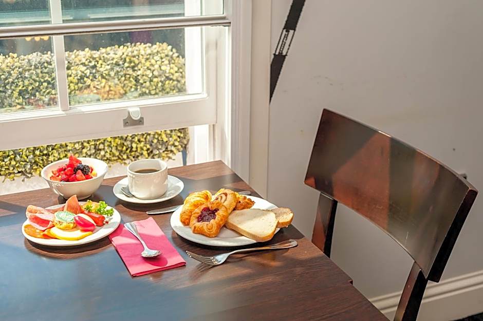 12 London Street Apartments