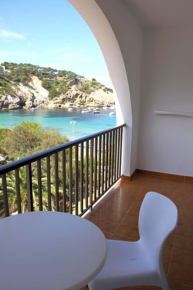 Aparthotel Puerto Cala Vadella