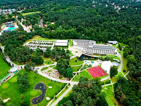 Holiday Inn Warsaw Józefów By IHG