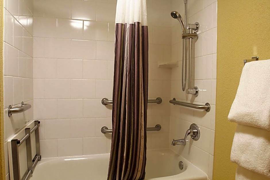 La Quinta Inn & Suites by Wyndham Deerfield Beach I-95