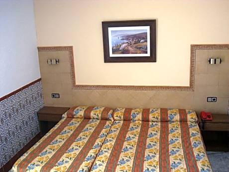 Standard Double Room (2 Adults + 1 Child)
