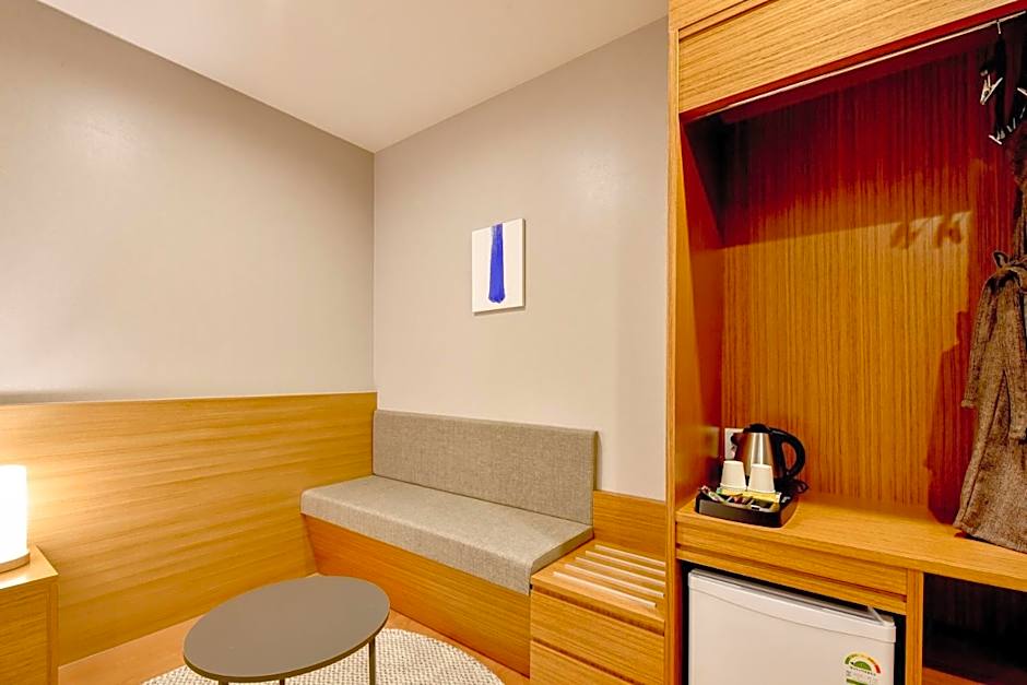 Blanc Business Hotel