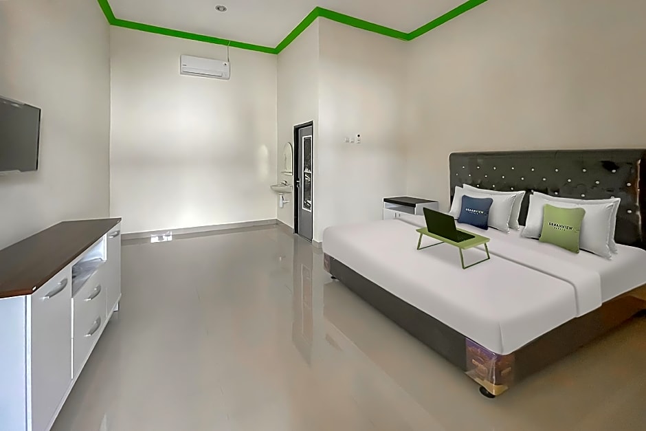 Urbanview Hotel Tirtamaya Jaya Indah Indramayu by RedDoorz