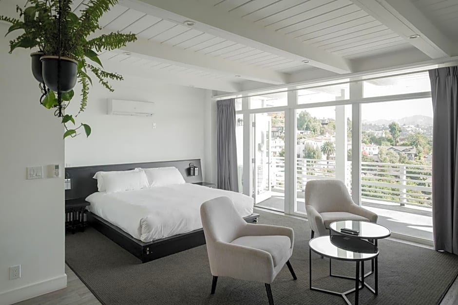 Hollywood Hills Hotel
