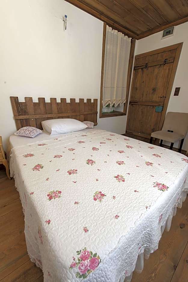 Birgi Hotel Saliha Hanim Tas Konak