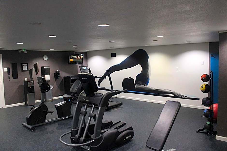 Clarion Pointe Marshall