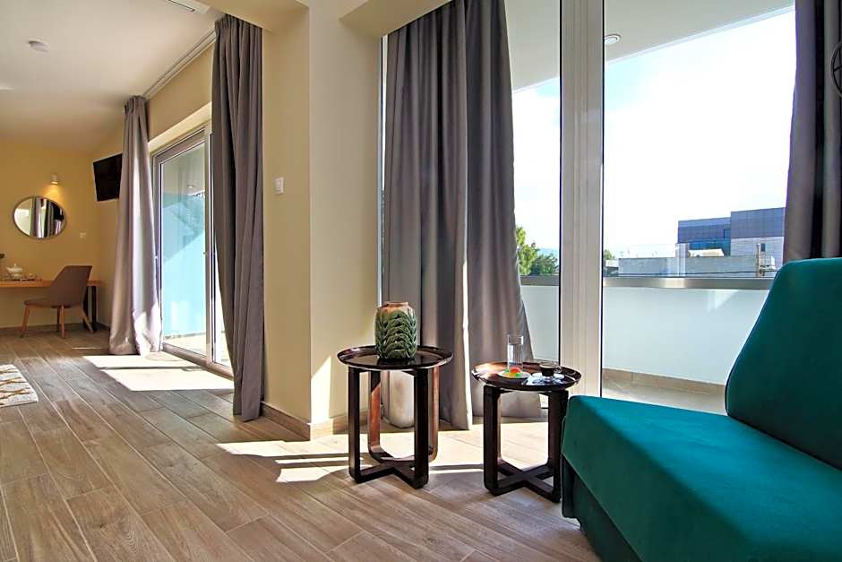 Maison 66, Riviera Hotels