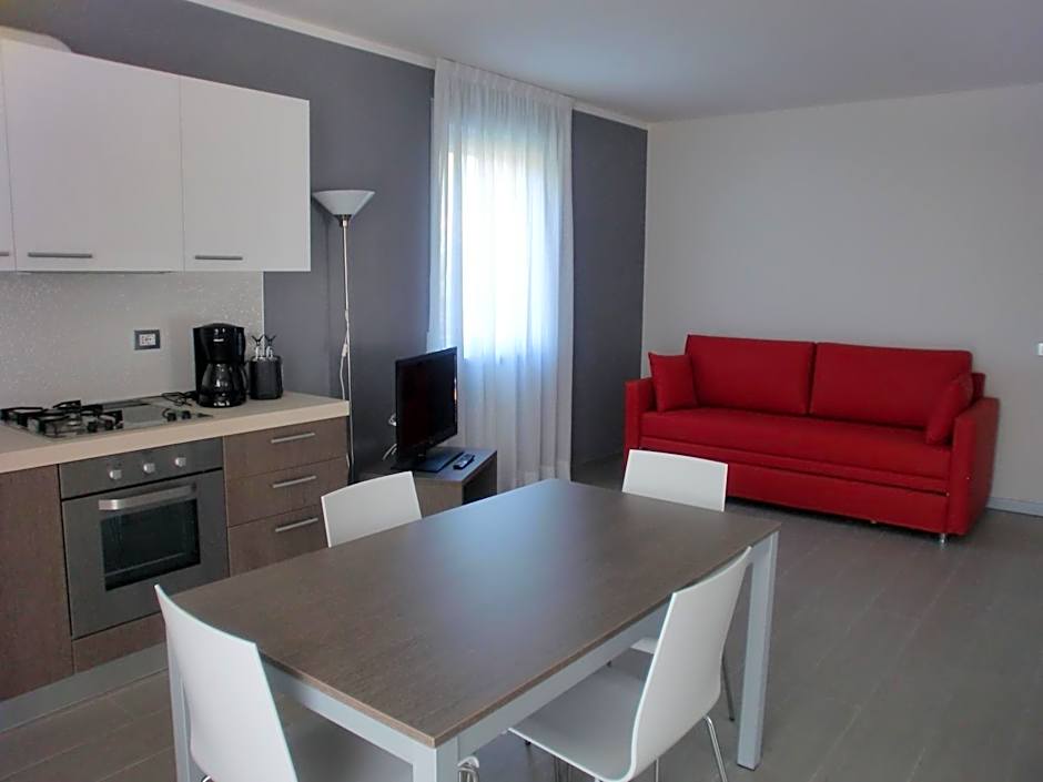 Residence Rivachiara (check-in at Hotel Riviera in Viale Rovereto, 95)