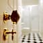 Crystal Suites Old Town