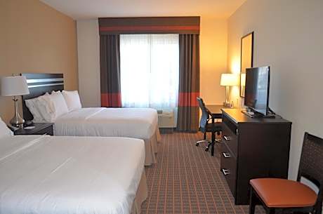 Standard Queen Room with Two Queen Beds and Mobility Accessible Tub