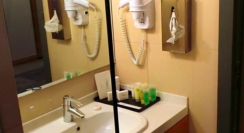 Amman Airport Hotel