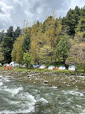 River Bank Camping 