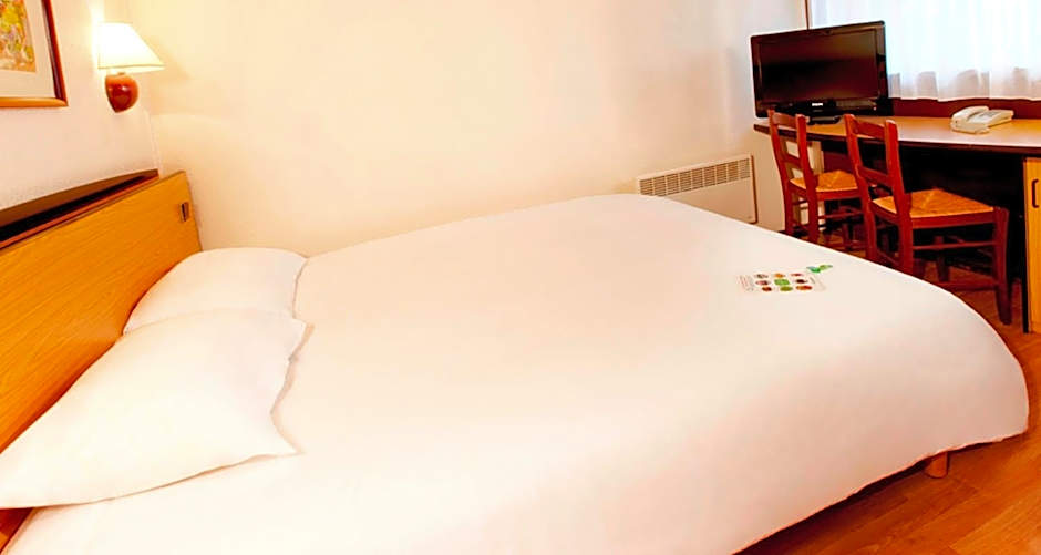 Campanile Calais Hotel