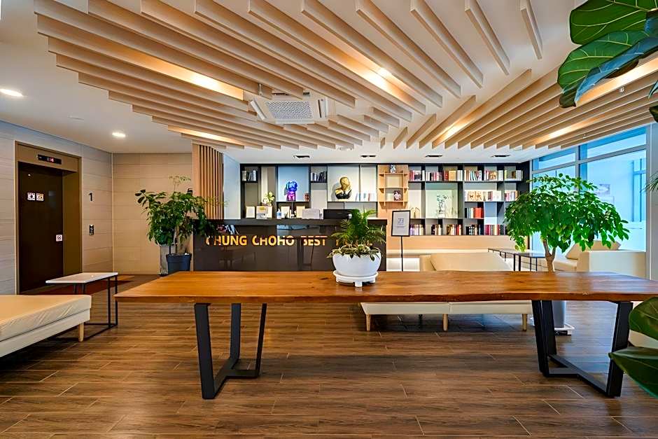 Chungchoho Best Hotel